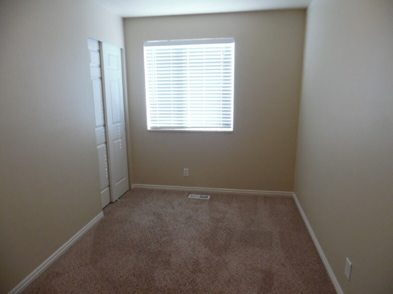 Building Photo - 373 W 2200 N