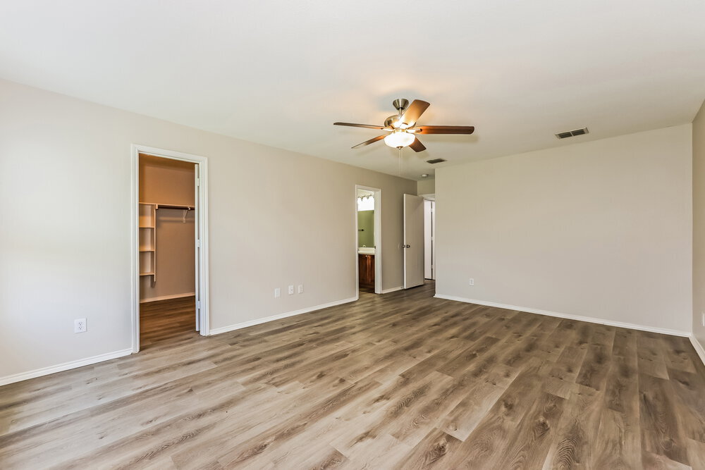 Building Photo - 1104 W Cottonwood Dr