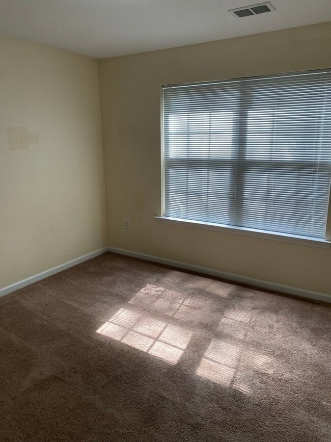 Building Photo - 300 Southmen Ln