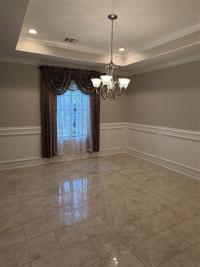Building Photo - 1523 Glen Oaks Dr