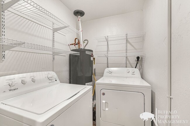 Building Photo - Charming Parker Home for Rent – Rustic Character Meets Modern Comfort!