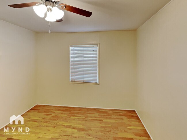 Building Photo - 14 Garrison Dr