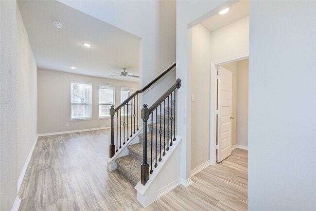 Building Photo - 812 Laguna Grn Ln