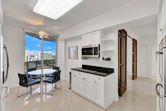 Building Photo - 3100 N Ocean Blvd