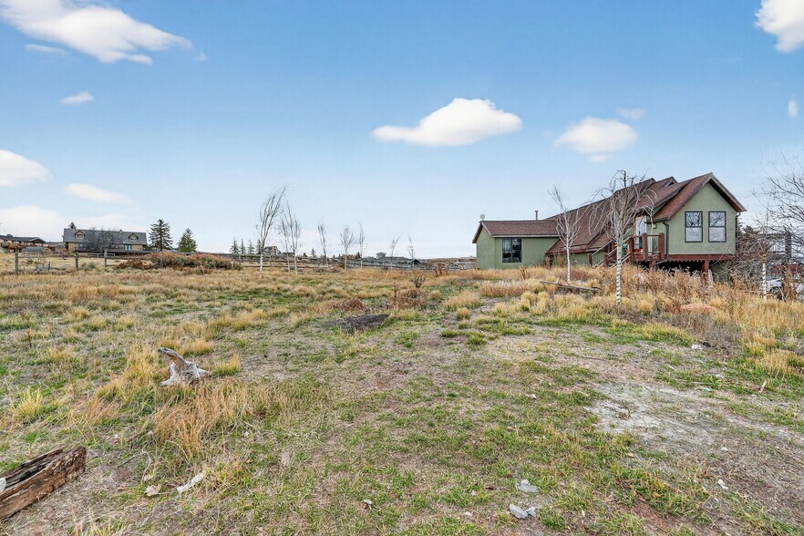 Building Photo - 7693 Whileaway Rd W