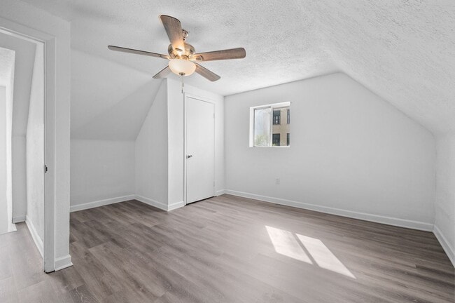 Building Photo - 5 bed 2 bath - Great Brookline location.  ...