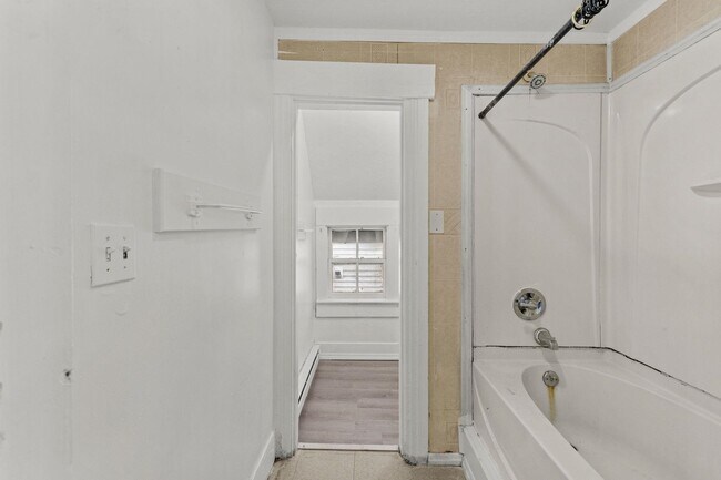 Building Photo - 278 Auburn St