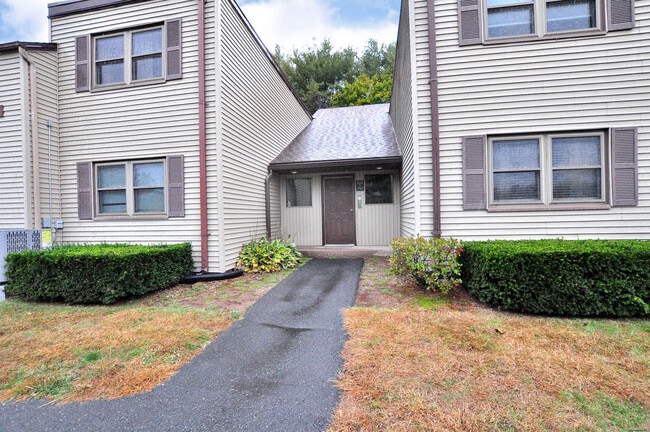 Primary Photo - 710 Twin Circle Dr