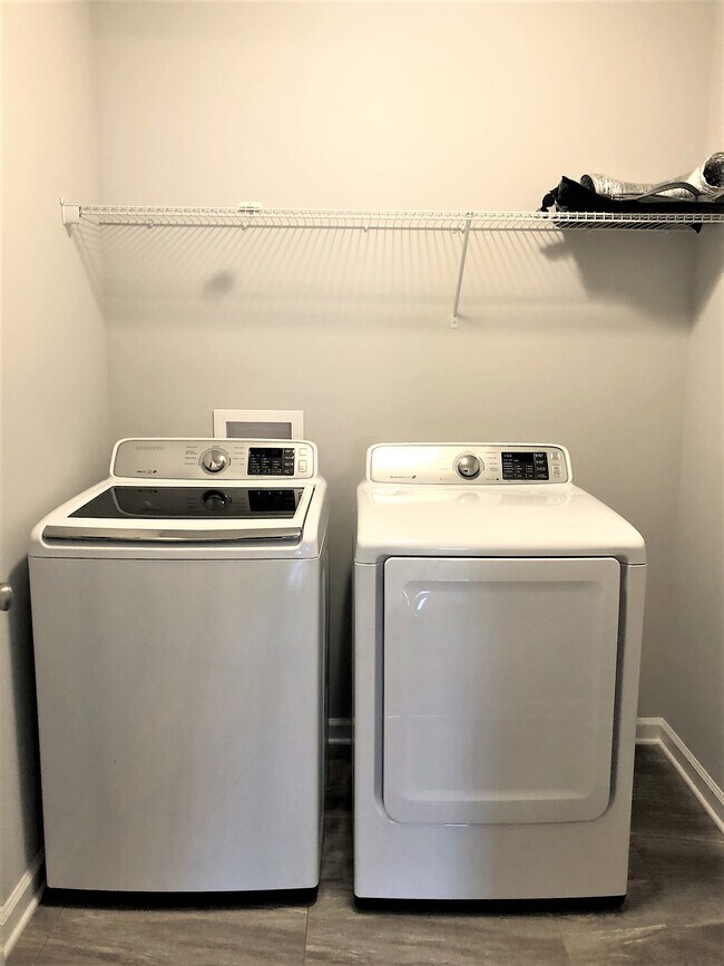 Building Photo - 902 Chesford Dr