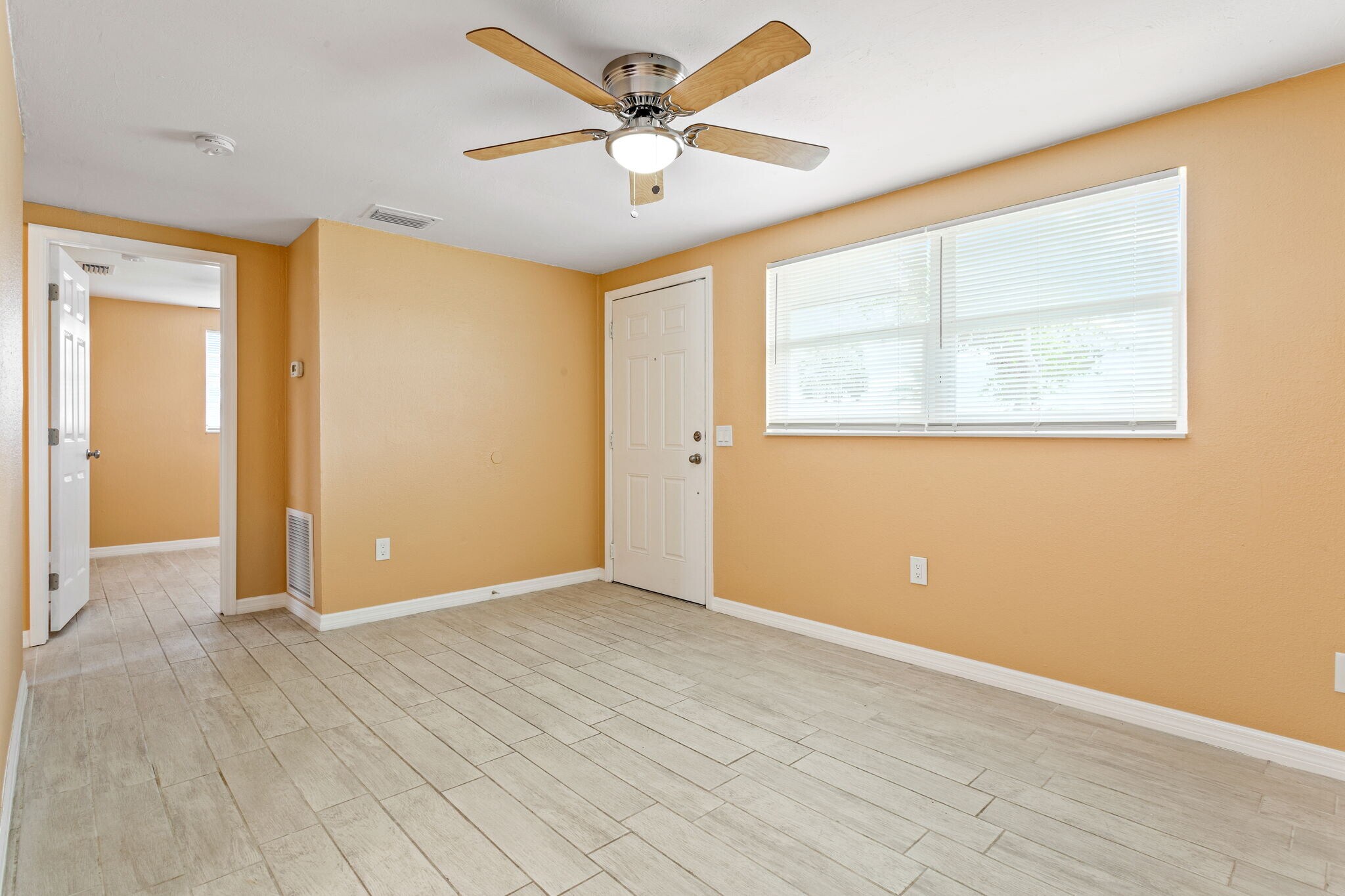 Building Photo - 2139 Ranchita Trl