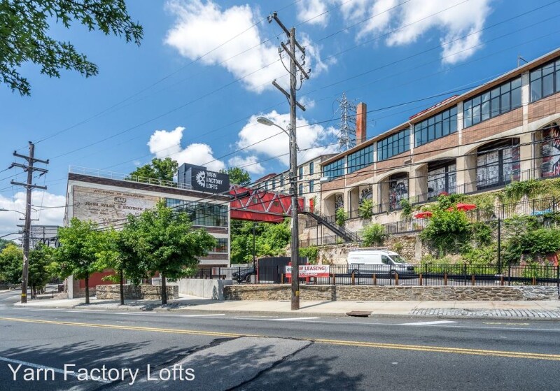 Building Photo - 3715 Main St