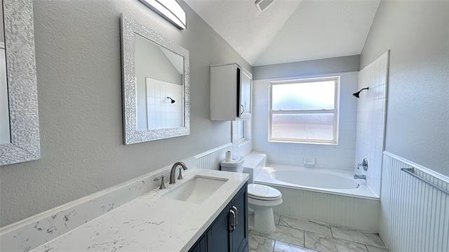 Building Photo - 708 Meadowcreek Ct