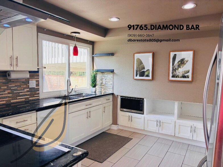 Building Photo - 805 Golden Prados Dr