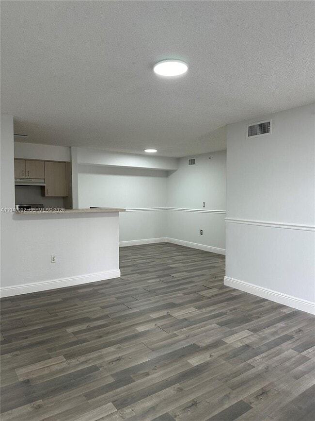 Building Photo - 620 SW 111th Ave