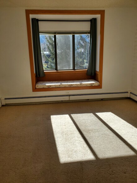 Guest bedroom - 331 Vine St