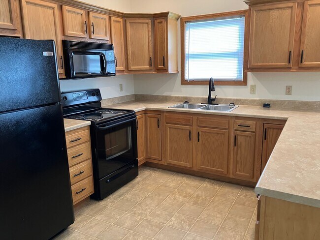 Building Photo - 1023 Laurel Tree Ct