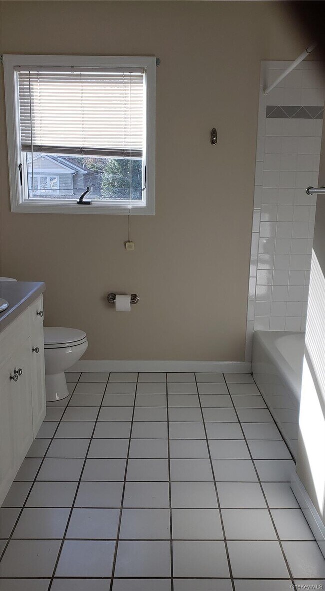 Building Photo - 28 Carley Ave