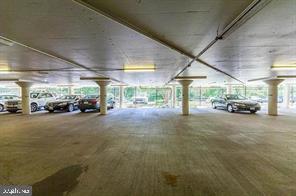 Building Photo - 4600 S Four Mile Run Dr