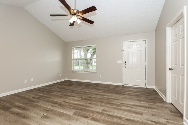 Building Photo - 2044 Horncastle Dr