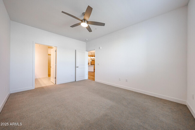 Building Photo - 2511 W Queen Creek Rd