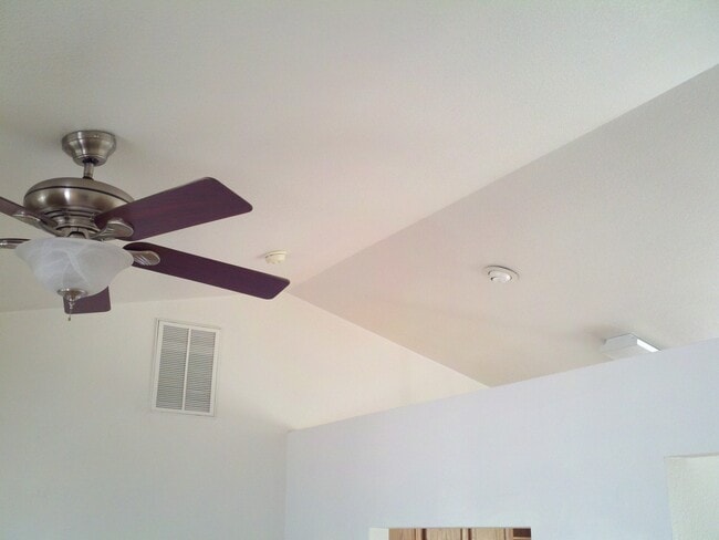 Building Photo - North-east one level living.