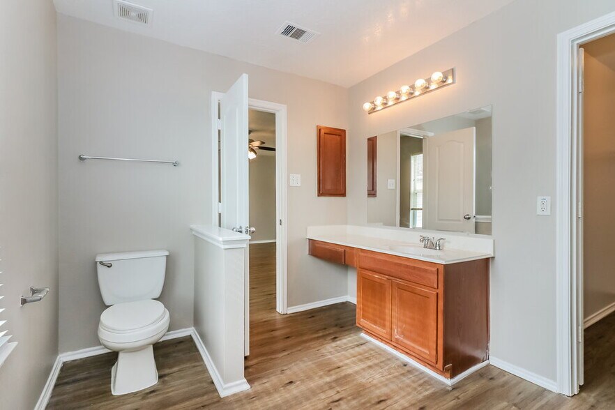 Building Photo - 2730 Skyview Grove Ct