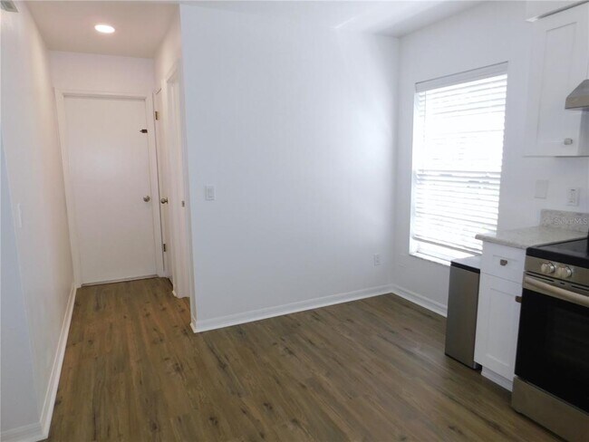 Building Photo - 3650 Fremantle Dr