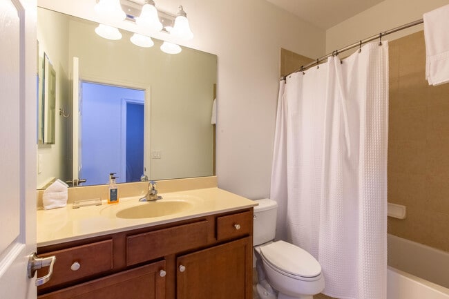 Building Photo - 10349 Wellington Parc Dr