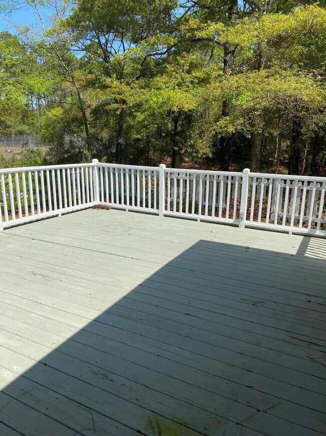Building Photo - 4 bedroom/3 bathroom in Cypress Island community, minutes from Carolina Beach!