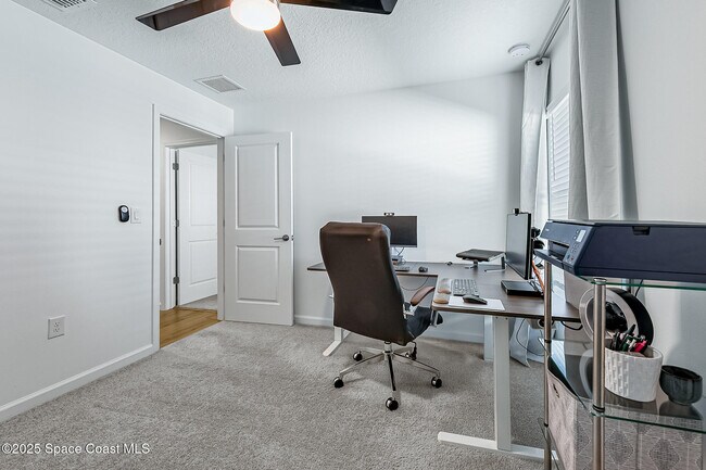 Building Photo - 1377 Colebrook Cir SW