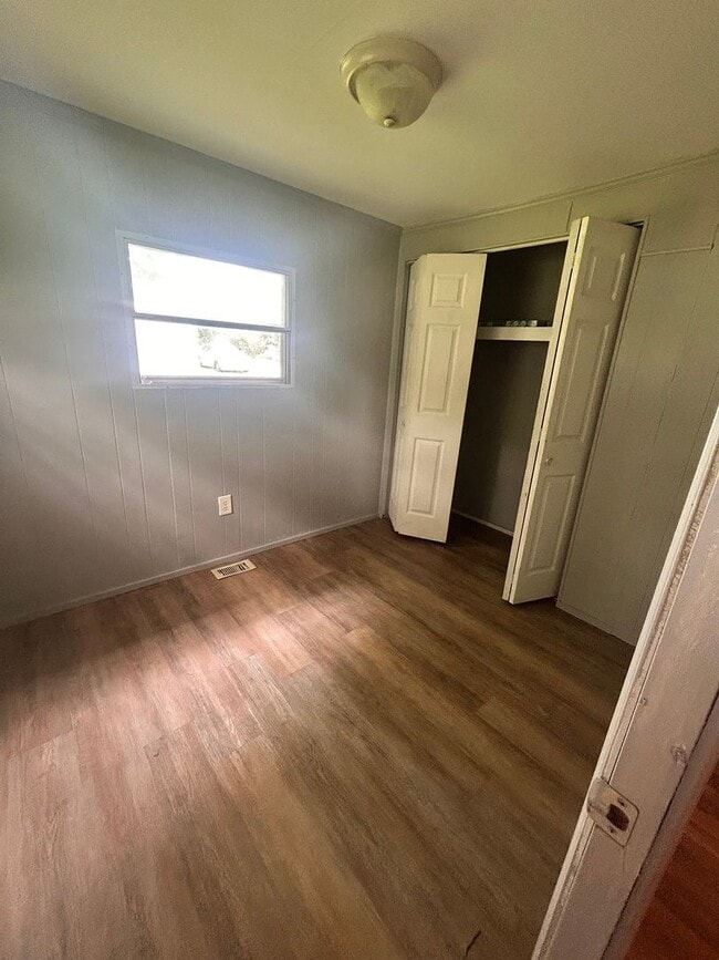 Building Photo - 2 bed 1 bath duplex apartment in Bunker Hill Mobile Home Community