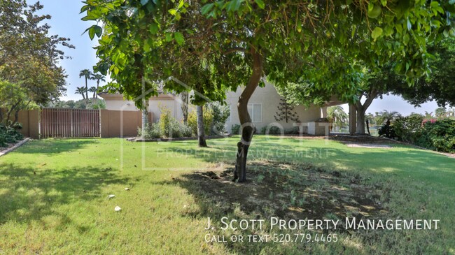 Building Photo - 836 W Aloe Pl