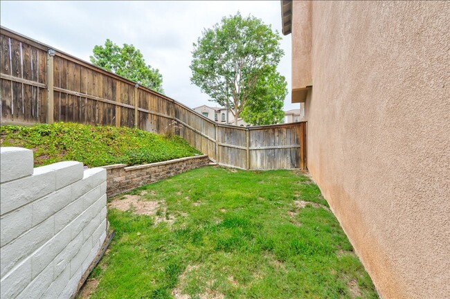 Building Photo - 467 Camino Verde