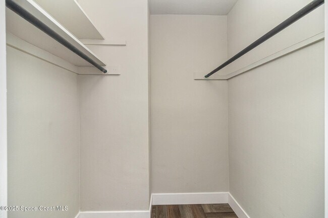 Building Photo - 175 Melaleuca Dr