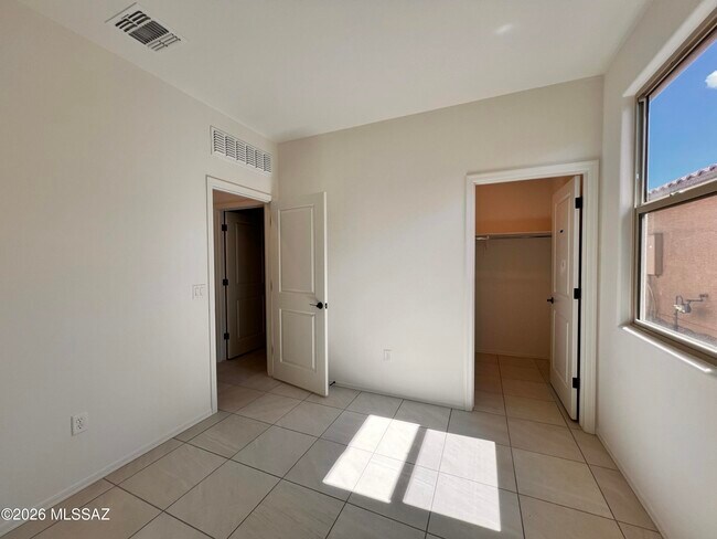 Building Photo - 9759 E Panopeia Dr