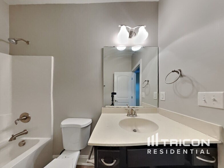 Building Photo - 2312 Joneshurst Wy