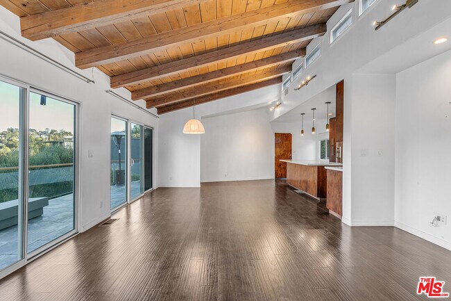 Building Photo - 3476 Troy Dr