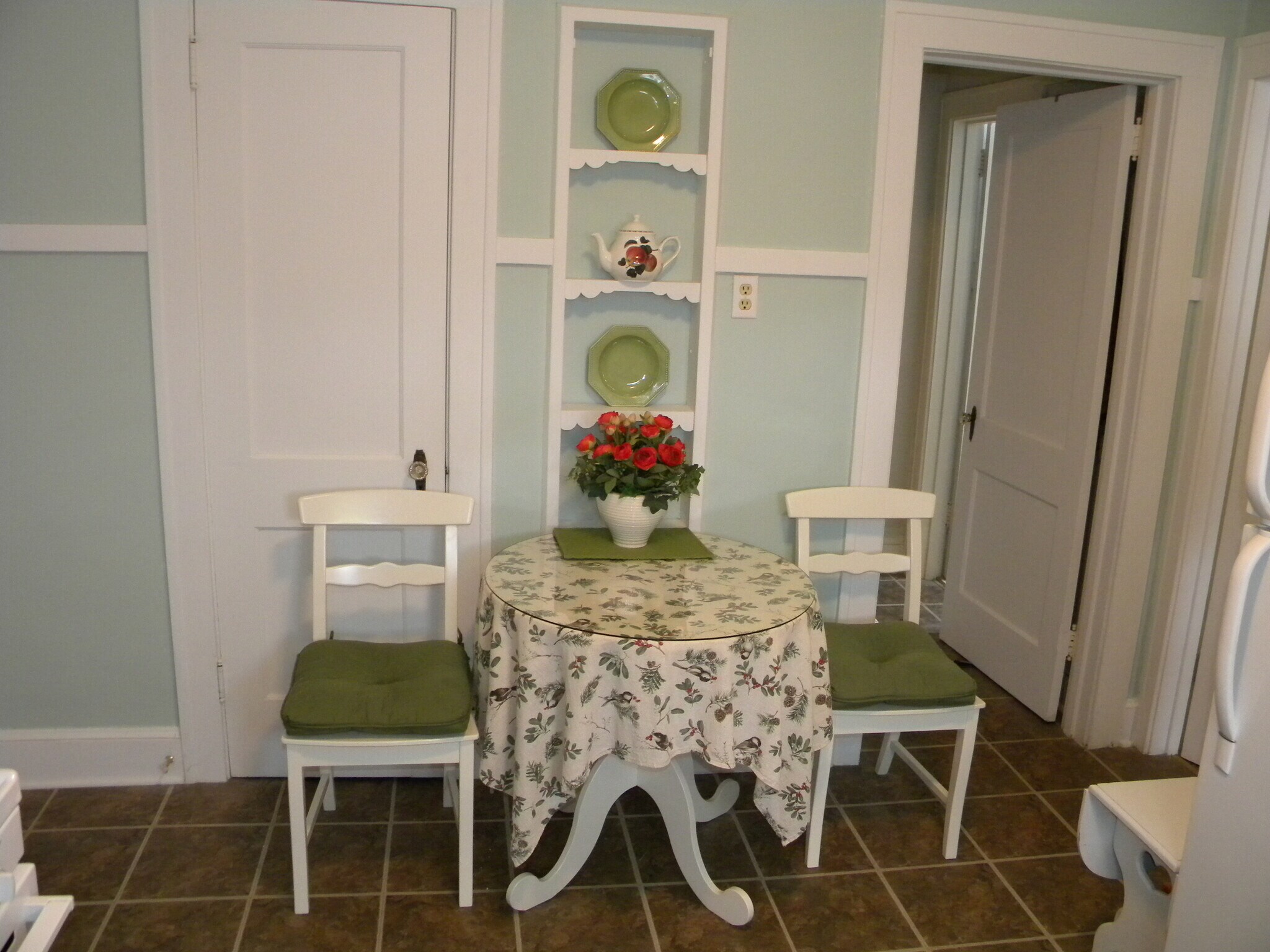 Charming display - 1220 20th St