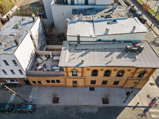 Building Photo - 218 Central Ave