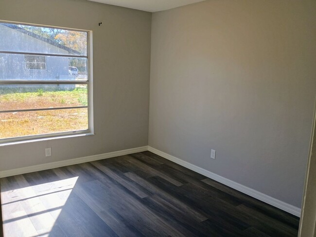 Building Photo - 2 bed 2 bathroom duplex Completely UPDATED!!!