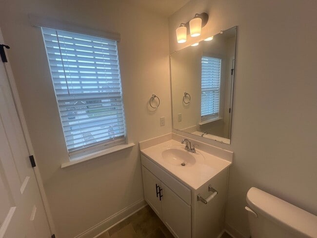 Building Photo - 312 Traywick Pl