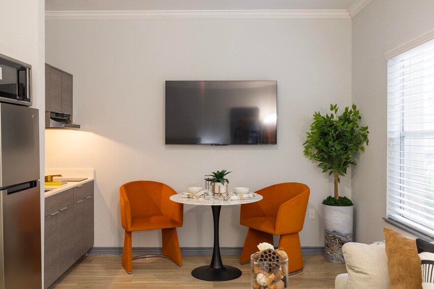 Primary Photo - Valor Hill Apartments
