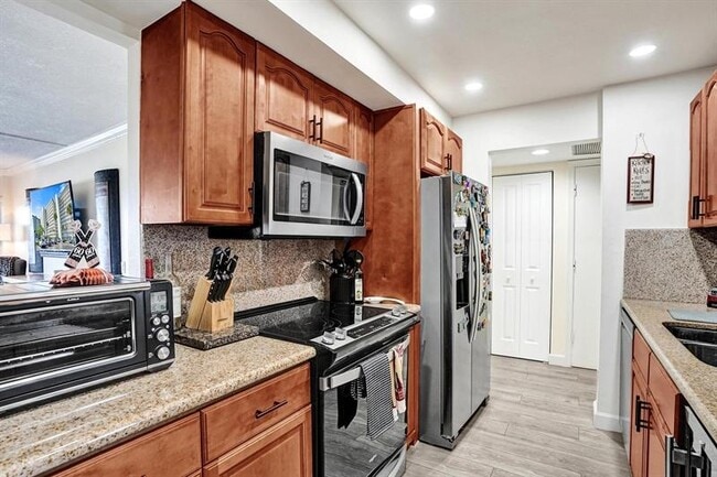 Building Photo - 801 S Federal Hwy