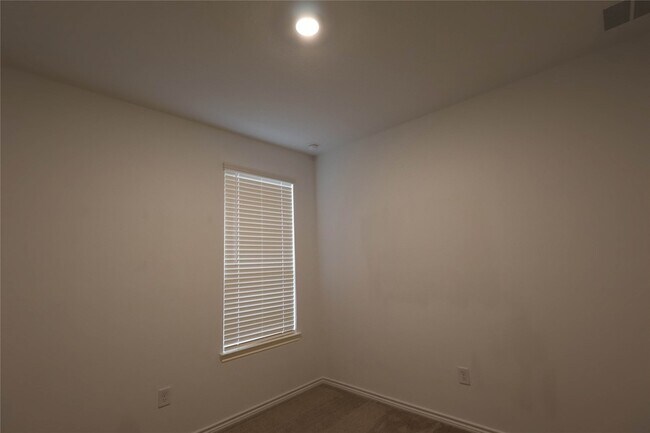 Building Photo - 14894 Ash Landing Dr