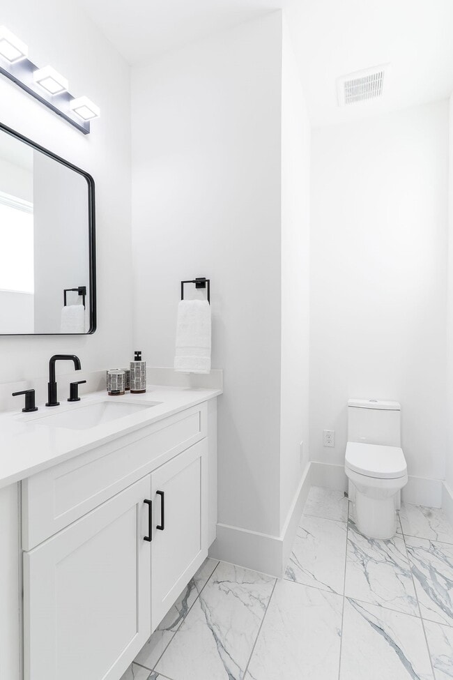 Building Photo - 5703 Dolores St