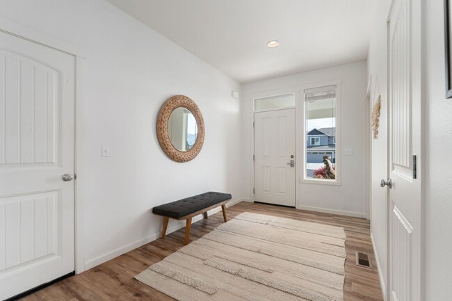 Building Photo - 3 Bedroom, 2 Bath Home