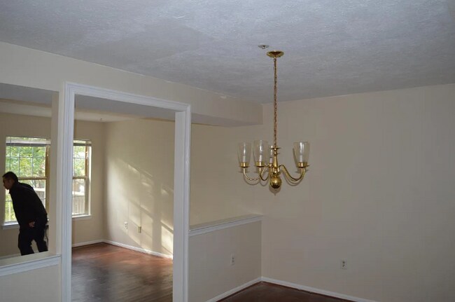 Building Photo - 3127 Forest Run Dr