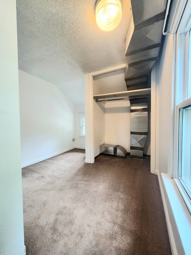 2nd floor - landing - 110 W Short St