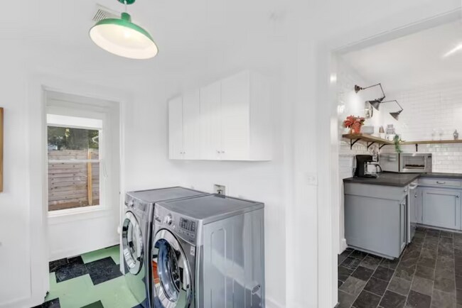 Building Photo - 2703 S 2nd St