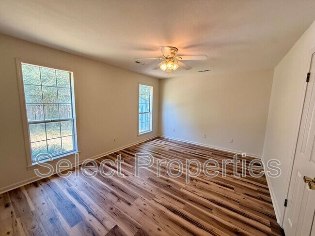 Building Photo - 3108 Maplewood Terrace